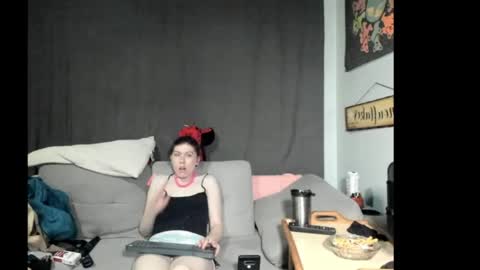 Snapshot of roxihazeleyes chatting on 5, 6, 2026 roxihazeleyes online show from 5, 6, 2026