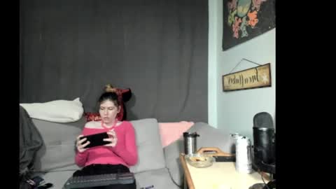 Snapshot of roxihazeleyes chatting on 6, 6, 2026 roxihazeleyes online show from 6, 6, 2026