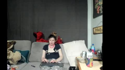 Snapshot of roxihazeleyes chatting on 8, 6, 2026 roxihazeleyes online show from 8, 6, 2026