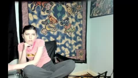 roxihazeleyes online show from 16, 7, 2026