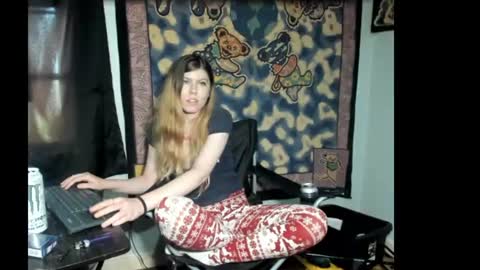 roxihazeleyes online show from 22, 7, 2026