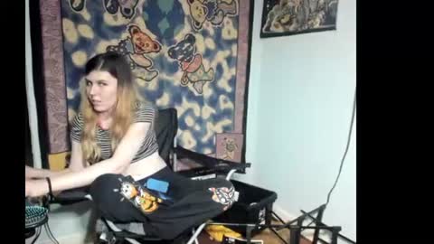roxihazeleyes online show from 24, 7, 2026
