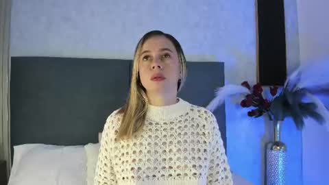 Roxxy  online show from 28, 7, 2026