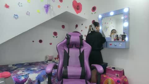 Snapshot of roxy_lu_07 chatting on 20, 10, 2025 Roxy online show from 20, 10, 2025