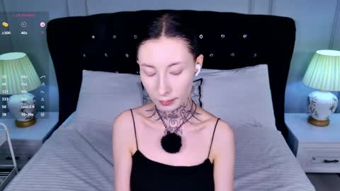 Snapshot of roxy_morrison_x chatting on 3, 5, 2026 roxanne online show from 3, 5, 2026