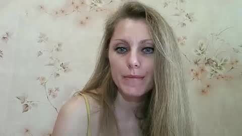 roxyfox18x01 online show from 11, 4, 2026