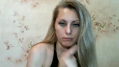 Snapshot of roxyfox18x01 chatting on 10, 6, 2026 roxyfox18x01 online show from 10, 6, 2026