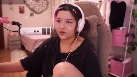 roxysuh online show from 4, 4, 2026