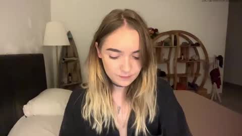 Snapshot of roxysweetdream chatting on 5, 5, 2026 Roxy online show from 5, 5, 2026