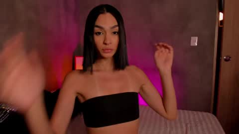 Snapshot of roxyy_x chatting on 21, 5, 2026 val online show from 21, 5, 2026