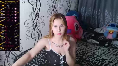 Snapshot of royangela chatting on 30, 9, 2025 angela online show from 30, 9, 2025