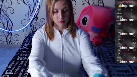 Snapshot of royangela chatting on 19, 10, 2025 angela online show from 19, 10, 2025