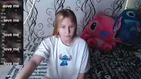 Snapshot of royangela chatting on 22, 10, 2025 angela online show from 22, 10, 2025