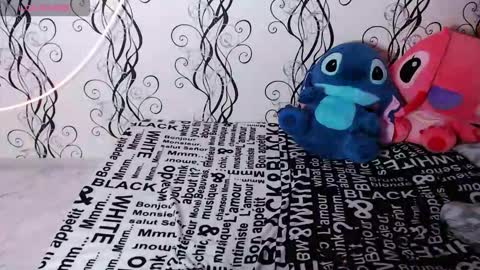 Snapshot of royangela chatting on 8, 11, 2025 angela online show from 8, 11, 2025