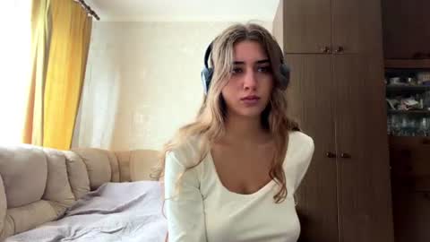 Mia online show from 27, 7, 2026