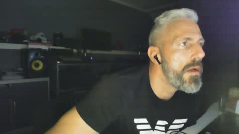 Snapshot of ruffi77 chatting on 22, 1, 2025 Chico que rico Caliente online show from 22, 1, 2025