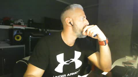 Snapshot of ruffi77 chatting on 31, 1, 2025 Chico que rico Caliente online show from 31, 1, 2025