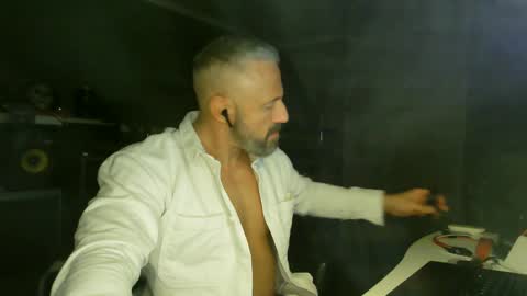 Snapshot of ruffi77 chatting on 24, 2, 2025 Chico que rico Caliente online show from 24, 2, 2025