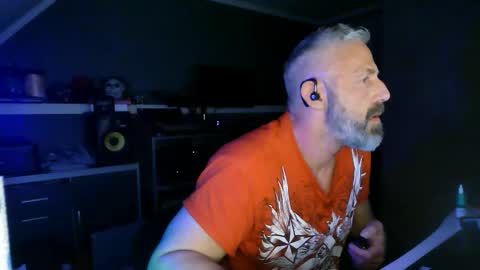 Snapshot of ruffi77 chatting on 1, 11, 2025 Chico que rico Caliente online show from 1, 11, 2025