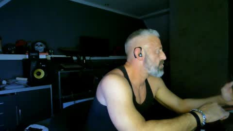 Snapshot of ruffi77 chatting on 9, 4, 2026 Chico que rico Caliente online show from 9, 4, 2026