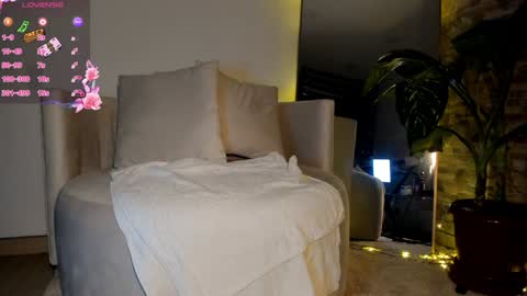 Lorenn online show from 11, 1, 2025