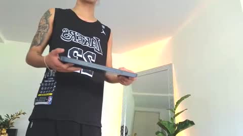  R U S S E L L  online show from 29, 9, 2025