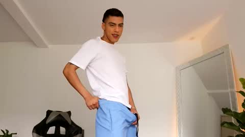  R U S S E L L  online show from 11, 10, 2025