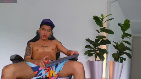  R U S S E L L  online show from 18, 11, 2025