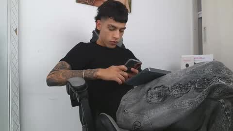  R U S S E L L  online show from 19, 2, 2026