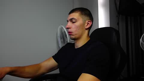 Snapshot of ryan_dozer chatting on 13, 9, 2025 RYAN DOZER online show from 13, 9, 2025