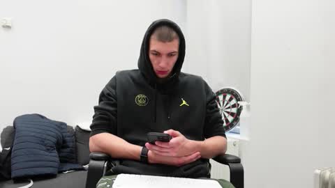 Snapshot of ryan_dozer chatting on 4, 10, 2025 RYAN DOZER online show from 4, 10, 2025