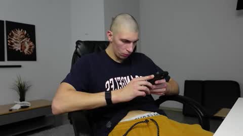 Snapshot of ryan_dozer chatting on 30, 10, 2025 RYAN DOZER online show from 30, 10, 2025