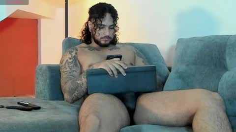 Snapshot of ryan_warren18 chatting on 19, 4, 2026 RYAN online show from 19, 4, 2026
