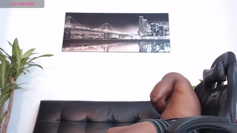 Instagram  Ryandwrn online show from 29, 4, 2026