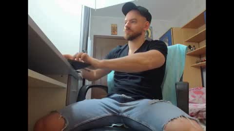 Ryanstone  online show from 19, 12, 2025