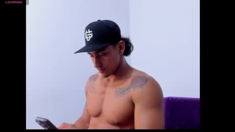 ryanwhite3 online show from 25, 10, 2025