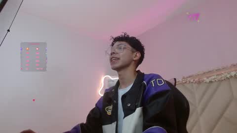 Snapshot of ryu_tay chatting on 7, 4, 2026 ryu_tay online show from 7, 4, 2026