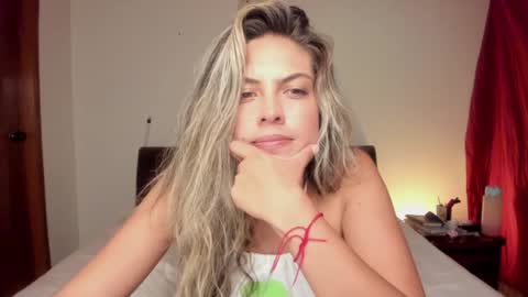 Snapshot of s_u_n_r_i_s_e_e chatting on 10, 12, 2024 Leslie Beltrn online show from 10, 12, 2024