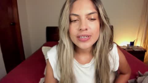 Snapshot of s_u_n_r_i_s_e_e chatting on 5, 1, 2025 Leslie Beltrn online show from 5, 1, 2025