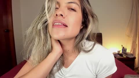 Snapshot of s_u_n_r_i_s_e_e chatting on 30, 1, 2025 Leslie Beltrn online show from 30, 1, 2025