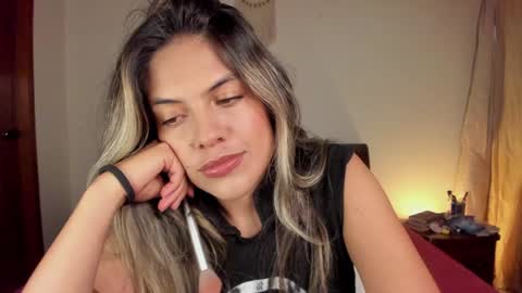 Snapshot of s_u_n_r_i_s_e_e chatting on 3, 2, 2025 Leslie Beltrn online show from 3, 2, 2025