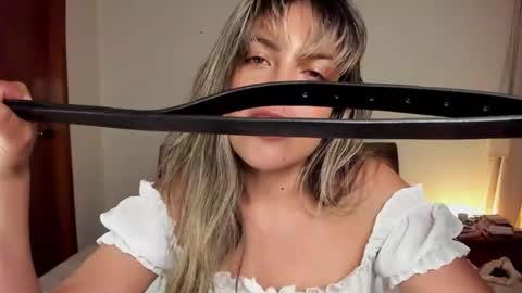 Snapshot of s_u_n_r_i_s_e_e chatting on 20, 2, 2025 Leslie Beltrn online show from 20, 2, 2025