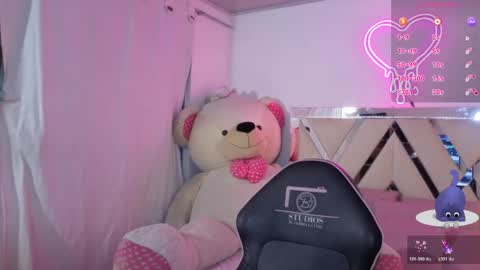 Snapshot of saaya_tay chatting on 7, 6, 2026 saaya_tay online show from 7, 6, 2026