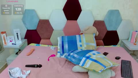 sabriana_smith1 online show from 12, 4, 2026