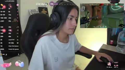 Snapshot of sabrina_chester_02 chatting on 9, 10, 2025 Angie online show from 9, 10, 2025