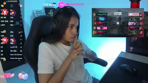 Snapshot of sabrina_chester_02 chatting on 15, 10, 2025 Angie online show from 15, 10, 2025