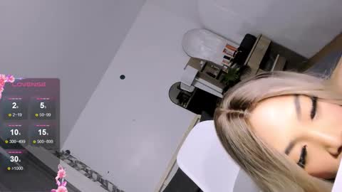 Snapshot of sabrinaametyst chatting on 10, 3, 2026 urHOT SABBY online show from 10, 3, 2026