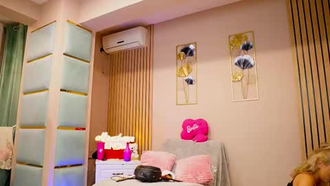 SabrinaJade online show from 14, 10, 2025