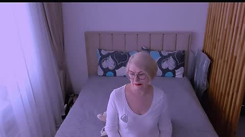 Sabrina MacMarren online show from 12, 4, 2026