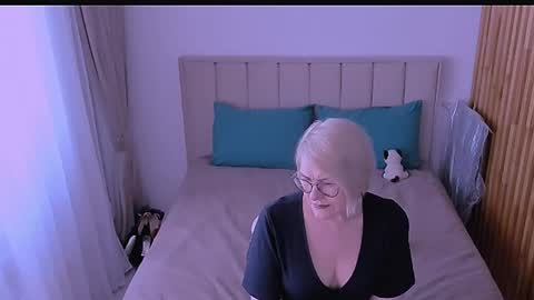 Sabrina MacMarren online show from 21, 4, 2026